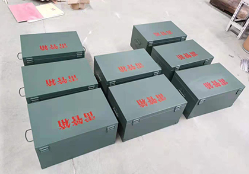 白茅湖农场炸药箱和雷管箱一般是怎么存放的？